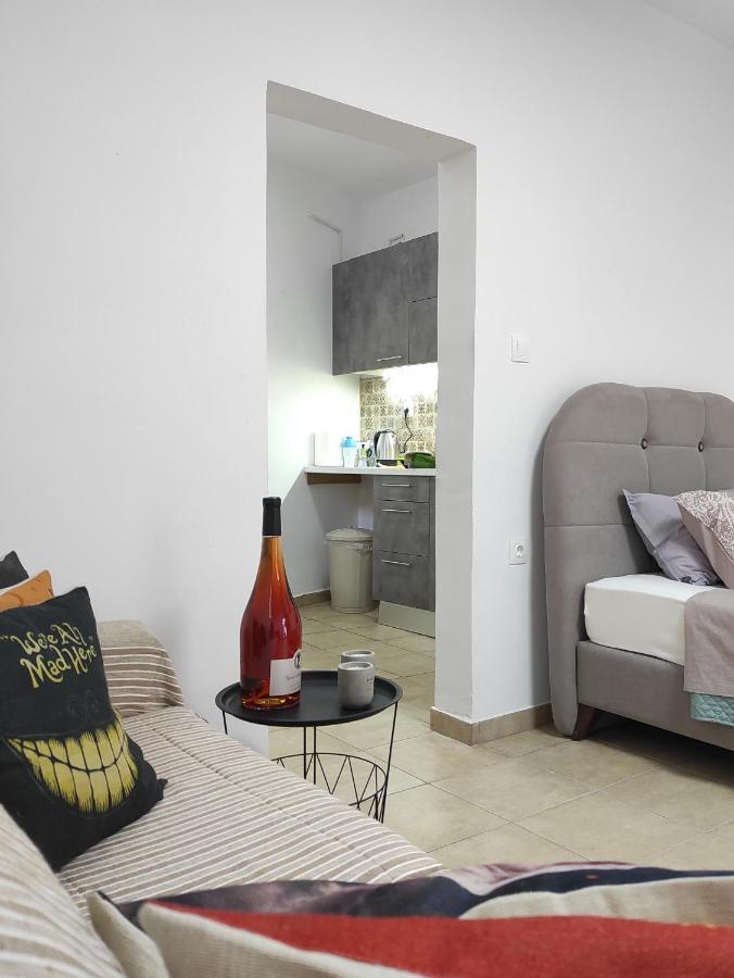 Secret Stories Studio Apartment Heraklion  Bagian luar foto