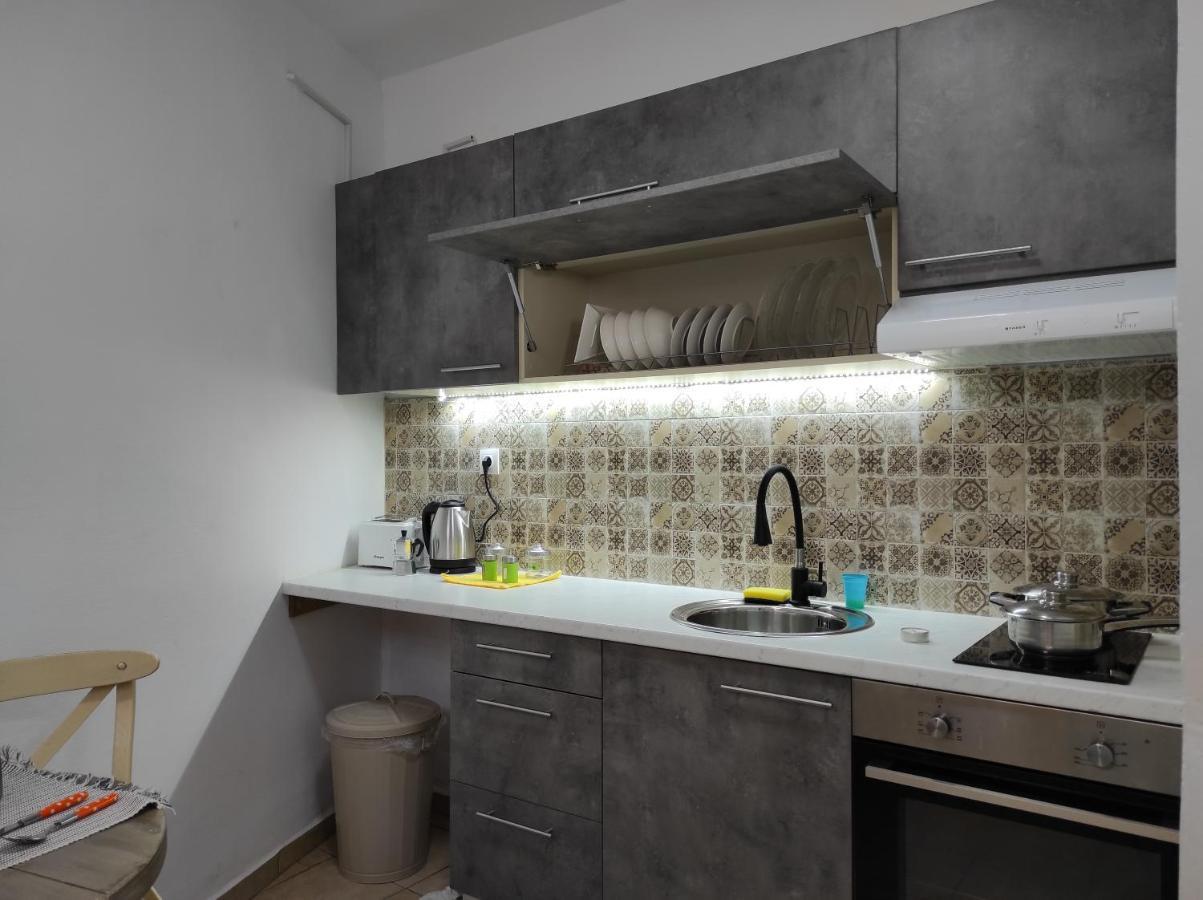 Secret Stories Studio Apartment Heraklion  Bagian luar foto